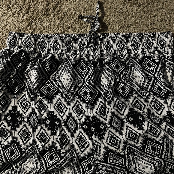 Women's Lounge Shorts paisley design with elastic waist and drawstring Size 1X - Picture 1 of 8